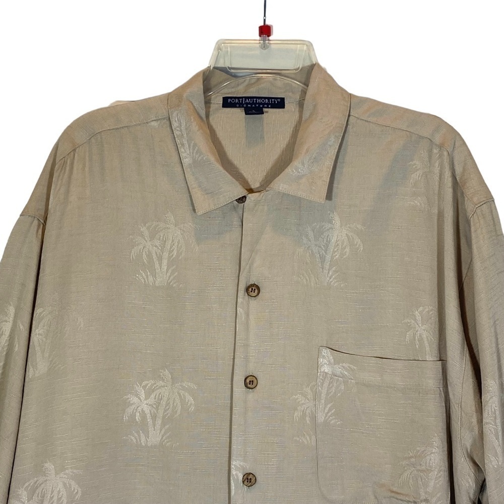 Men’s Port Authority size L oversized palm trees  button up short sleeve shirt
